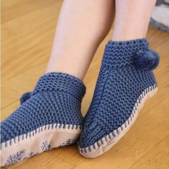 Hand Knitted Snowflake Slipper Booties Women Size 6/7 Small/Med Lined Blue - Picture 6 of 11